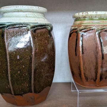 Batterham Two jars with brown glaze, same shape but different sizes