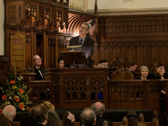 Edmund de Waal speaking at Harris Manchester chapel 