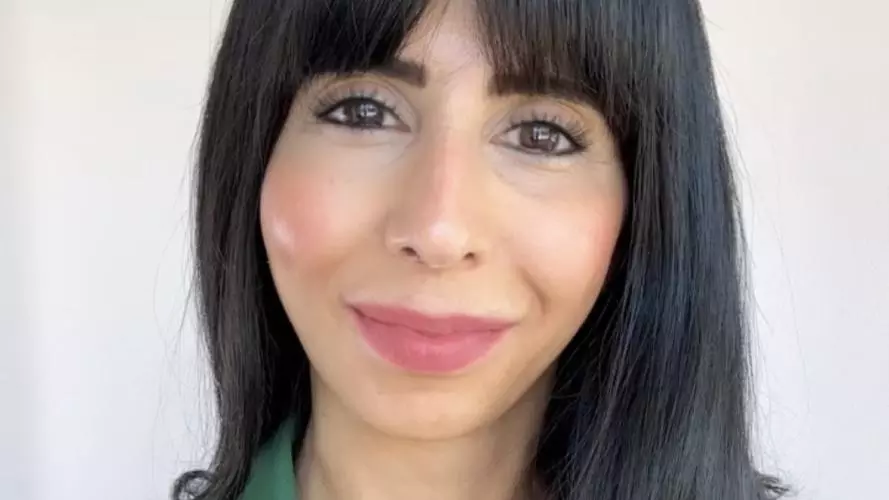 Headshot of a young woman