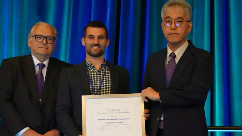 Emilio Martinez Paneda recieves the john argyris award