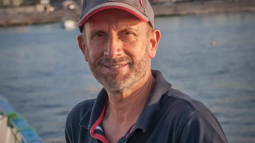 Franck Goddio portrait with sea in the background