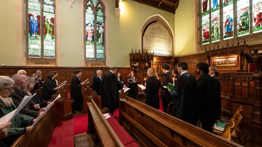 Members of the congregation and college choir at the Alumni Carol Service