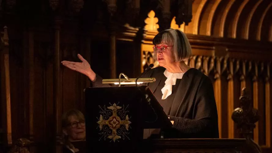 Philippa Perry delivering the sermon on the Sin of Pride
