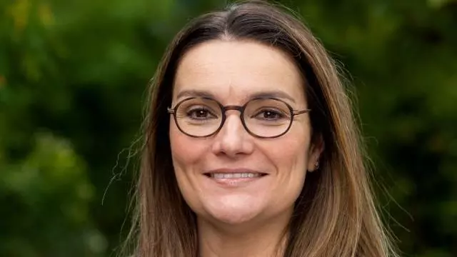 Dr Debbie Aitken headshot