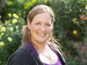 Dr Bethany Sollereder