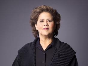 anna deavere smith head shot