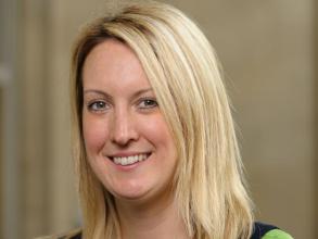 Clare Taylor headshot.