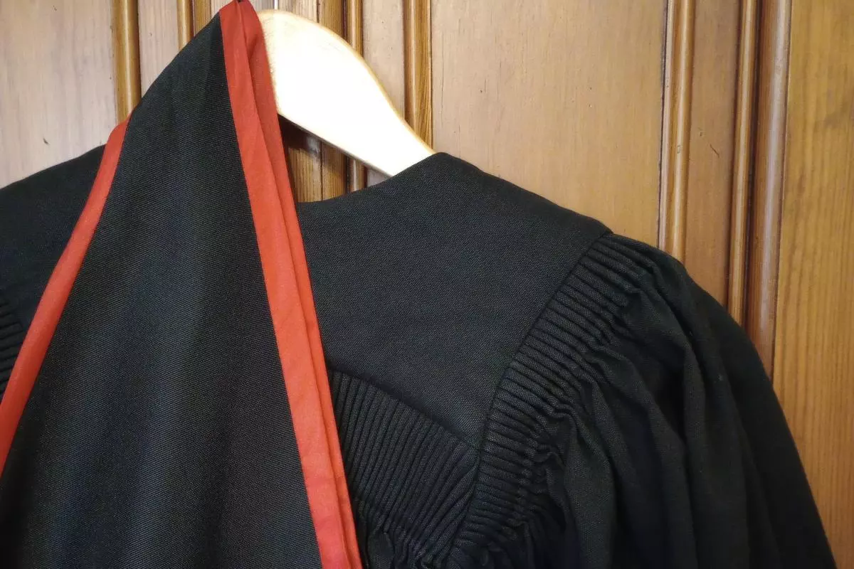 gown
